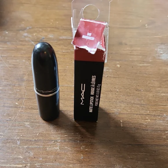 MAC matte lipstick - Picture 3 of 4